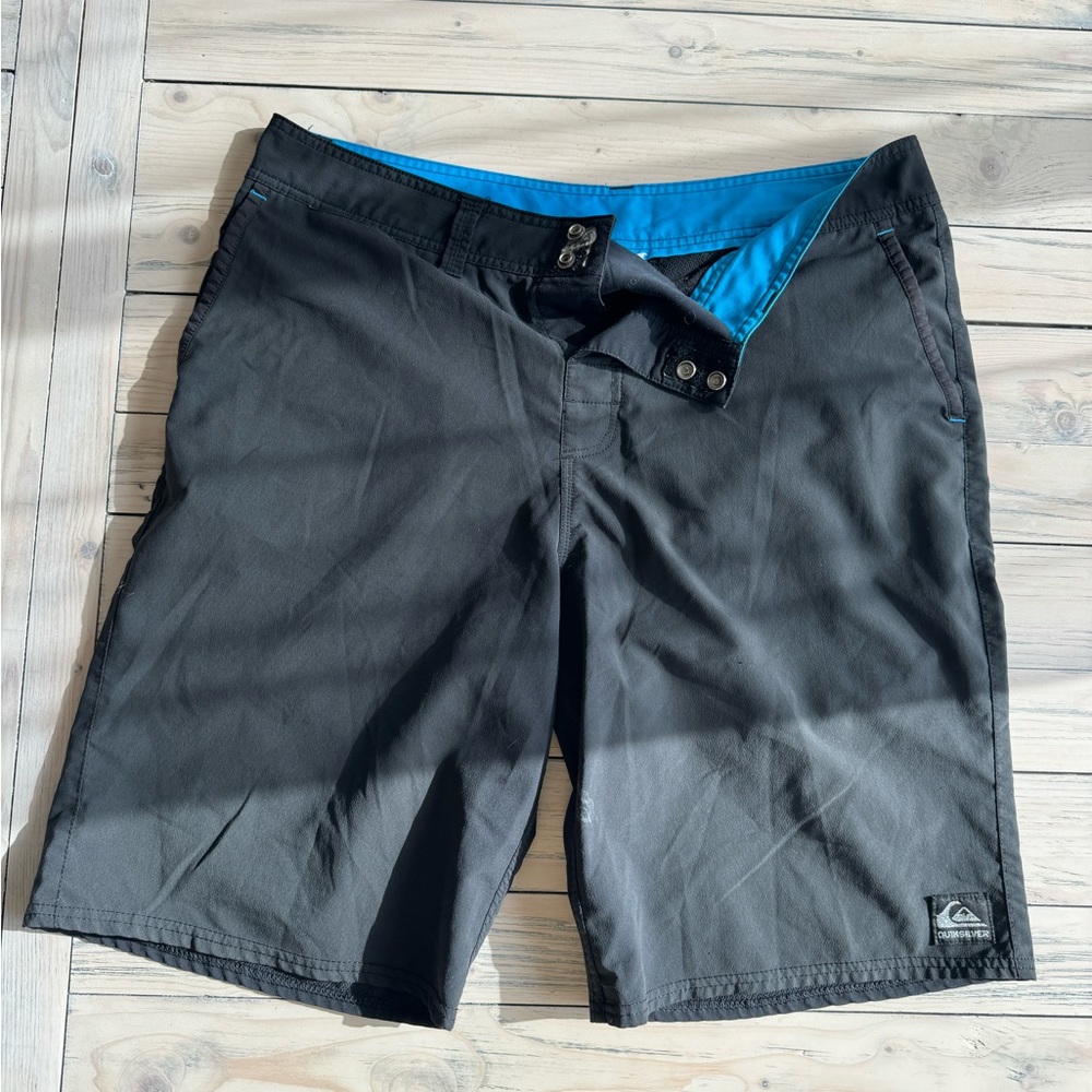 Men’s quicksilver board shorts